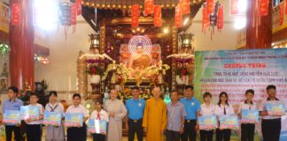 Quận 8: Chùa Quan Âm trao học bổng Nguyễn Hữu Thọ