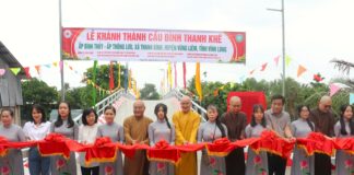 Quận 8: Khánh thành cầu Đình Thanh Khê và trao quà cho người khó khăn tại huyện Vũng Liêm