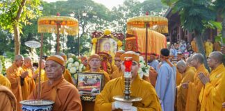 Lễ truy niệm và phụng tống kim quan cố Hòa thượng Thích Huệ Cảnh nhập bảo tháp