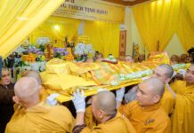 Trang nghiêm lễ nhập kim quan cố Trưởng lão Hoà thượng Thích Tịnh Hạnh