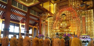 Lễ Bố tát và tụng giới định kỳ tại Việt Nam Quốc Tự