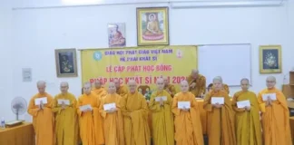 TP.Thủ Đức: Quỹ ‘Pháp học Khất sĩ’ trao 197 phần học bổng đến Tăng Ni sinh hệ phái