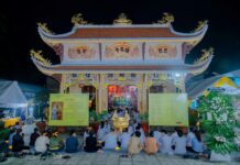 Thắp nến tưởng niệm cố Ni trưởng Thích nữ Bửu Hoà