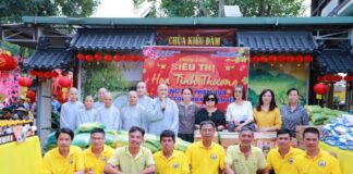 TP.Thủ Đức: Chùa Kiều Đàm tổ chức chương trình ‘Siêu thị Hoa Tình Thương’ trao quà Tết cho người khó khăn