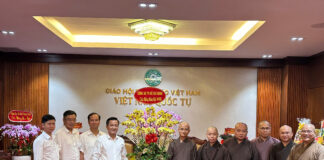 Phòng An ninh Đối nội Công an TP.HCM và Công an Quận 10 chúc Tết Ban Trị sự GHPGVN TP.HCM