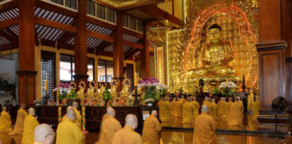 Lễ Bố tát và tụng giới định kỳ tại Việt Nam Quốc Tự