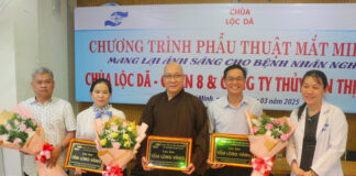 Quận 8: Chùa Lộc Dã trao quà và phẫu thuật mắt miễn phí cho các hoàn cảnh khó khăn