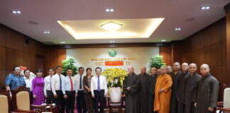 Lãnh đạo TP.HCM thăm, chúc mừng Phật đản PL.2569 tại Việt Nam Quốc Tự