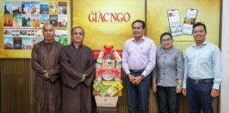 Ủy ban MTTQVN TP.HCM chúc mừng Phật đản tại Báo Giác Ngộ