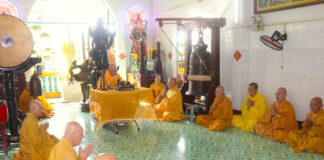 Chư Tăng phường Chánh Hưng, Bình Đông, Phú Định bố-tát định kỳ tại chùa Long Vân