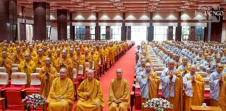 Hòa thượng Thích Lệ Trang và các đoàn (1, 2, 3) đại diện GHPGVN TP.HCM thăm Tăng Ni các trường hạ tập trung