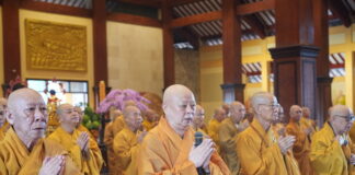 Trang nghiêm Lễ Tự tứ tại Việt Nam Quốc Tự