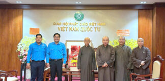 Thành đoàn TP.HCM thăm và chúc mừng Đại lễ Vu lan tại Việt Nam Quốc Tự