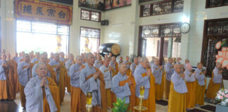 P.Bình Đông: Lễ tự tứ an cư, Khai đàn cầu siêu và dâng Pháp y