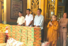 Phú Định: Tịnh xá Ngọc Sơn trao quà cho người khiếm thị mùa Vu Lan PL.2569