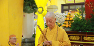 Đức Pháp chủ GHPGVN quang lâm Tổ đình Vĩnh Nghiêm dâng hương tưởng niệm cố Trưởng lão Hoà thượng Thích Trí Tịnh