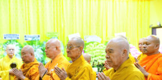 Ban Trị sự GHPGVN TP.HCM viếng tang cố Trưởng lão Hoà thượng Thích Trí Tịnh