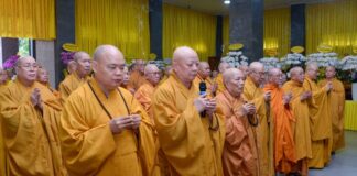 Ban Trị sự GHPGVN TP.HCM và các phái đoàn viếng tang Trưởng lão Hòa thượng Thích Thiện Tánh