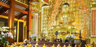 【ẢNH – TUẦN HUÂN TU PL.2569】Khóa trì kinh buổi tối trong Tuần Huân tu PL.2569 tại Việt Nam Quốc Tự