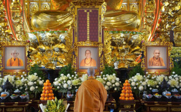 Trang nghiêm cử hành lễ tưởng niệm chư vị Pháp chủ và chư Trưởng lão Hội đồng Chứng minh đã viên tịch