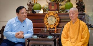 Thứ trưởng Nguyễn Hải Trung và lãnh đạo Ban Tôn giáo Chính phủ thăm Đức Pháp chủ GHPGVN