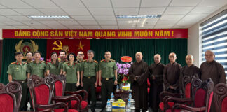 Ban Trị sự GHPGVN TP.HCM thăm, chúc mừng lực lượng An ninh nội địa nhân kỷ niệm 80 năm Ngày truyền thống
