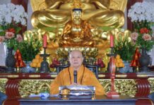 Hòa thượng Thích Lệ Trang quang lâm truyền Tam quy Ngũ giới cho Phật tử tại chùa Phổ Quang