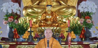 Hòa thượng Thích Lệ Trang quang lâm truyền Tam quy Ngũ giới cho Phật tử tại chùa Phổ Quang