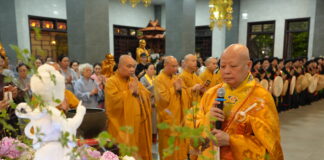 Trang nghiêm khóa lễ Tắm Phật kính mừng Phật đản tại chùa Phổ Quang