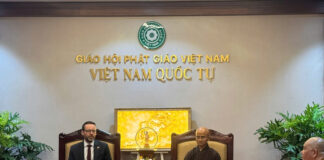 Đại sứ Vương quốc Anh thăm, chúc mừng Đại lễ Phật đản tại Việt Nam Quốc Tự