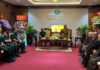 Đại diện lãnh đạo Quân khu 7 thăm, chúc mừng Đại lễ Phật đản tại Việt Nam Quốc Tự
