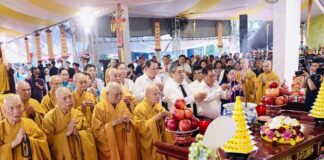 Trang nghiêm tưởng niệm anh hùng liệt sĩ và đồng bào tử nạn Xuân Mậu Thân 1968