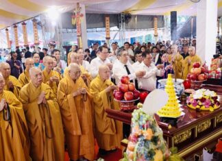 Trang nghiêm tưởng niệm anh hùng liệt sĩ và đồng bào tử nạn Xuân Mậu Thân 1968