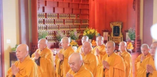 Ban Trị sự GHPGVN TP.HCM dâng hương tưởng niệm Trưởng lão Hòa thượng Thích Minh Cảnh